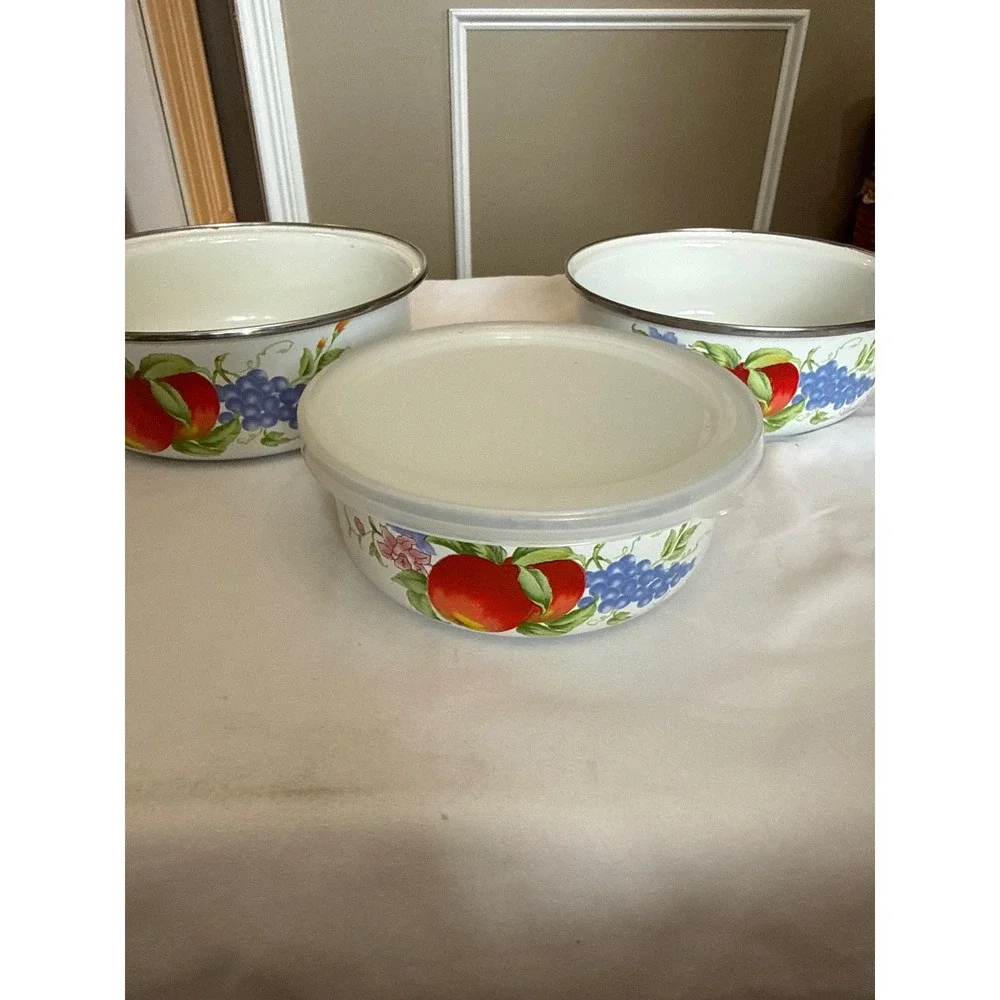 Vintage Style Enamelware Fruit Nesting Bowls Set of 3 with 1 Lid Apple Grapes